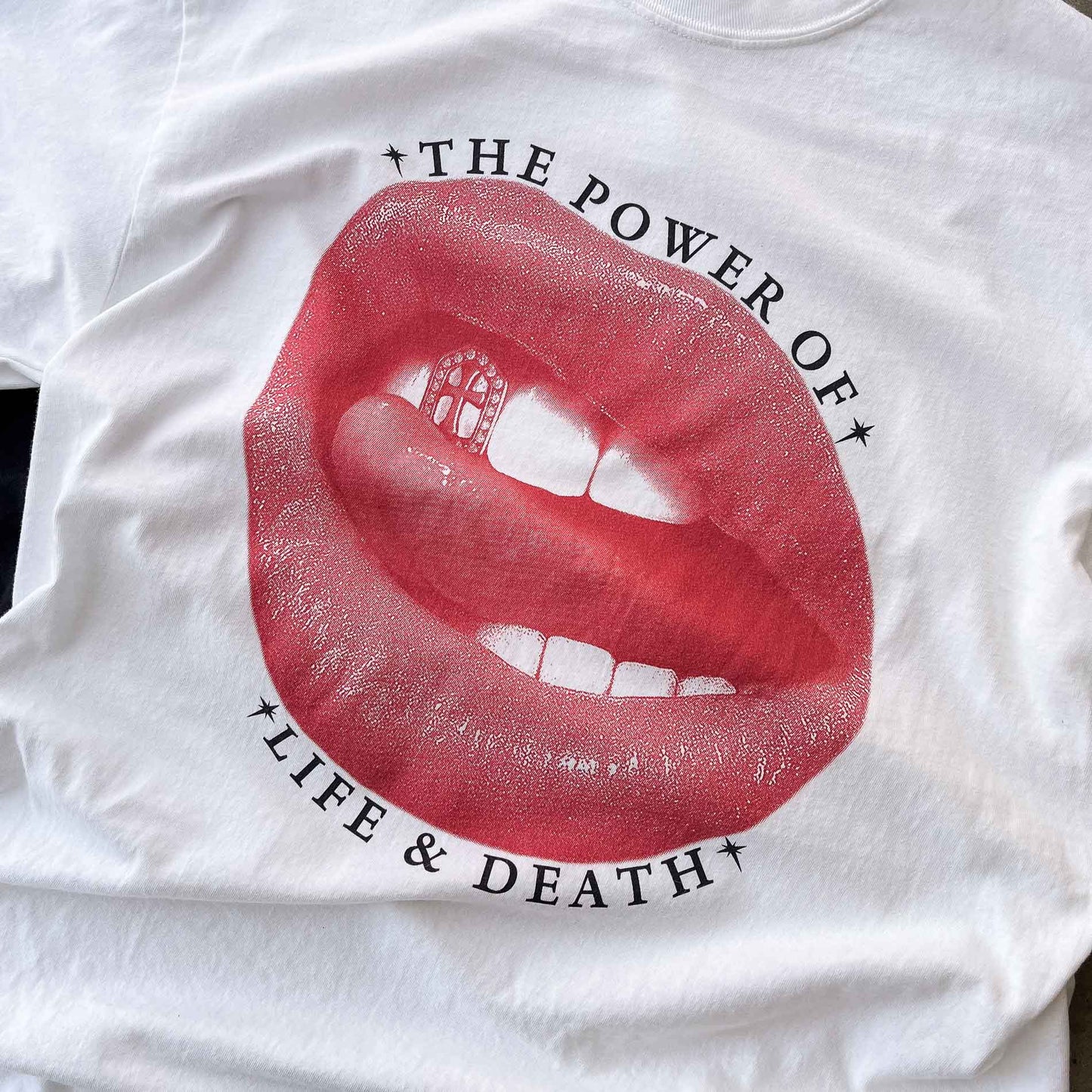 "HOLY LIPS" T-SHIRT - RED / WHITE