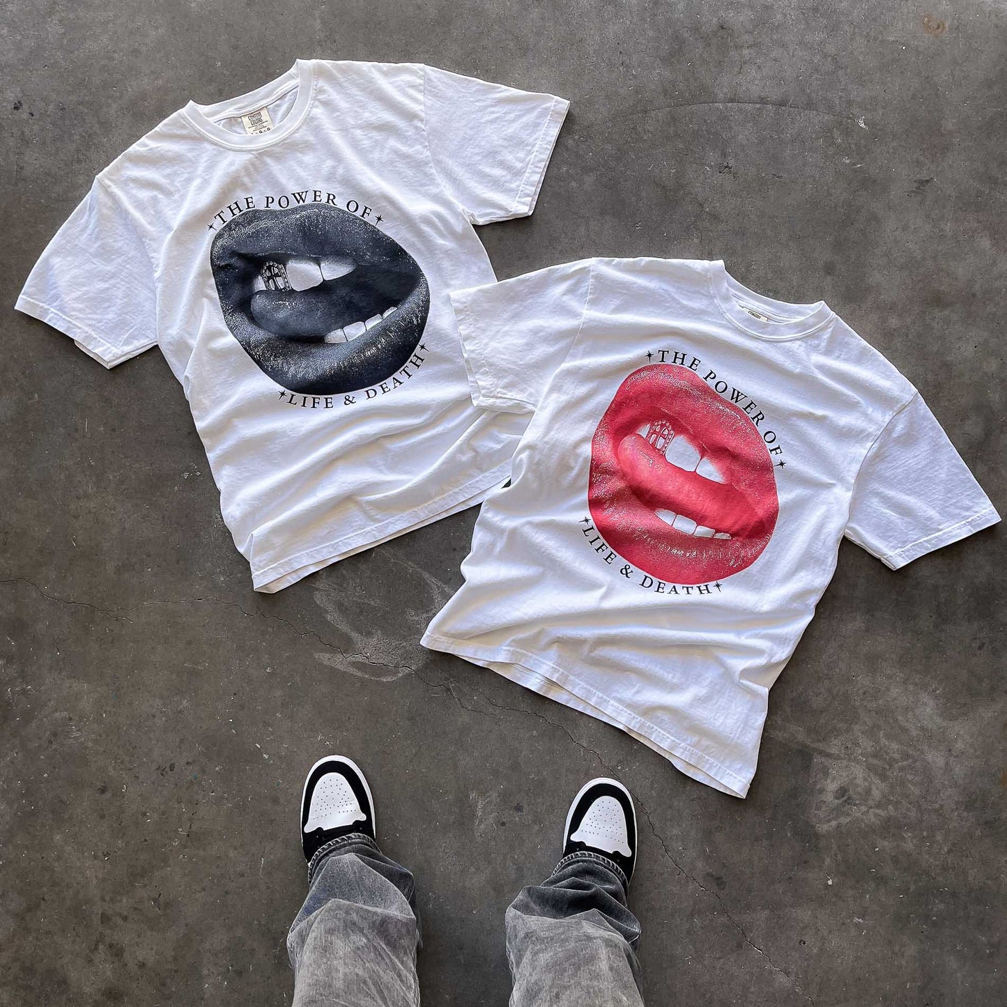 "HOLY LIPS" T-SHIRT - BLACK / WHITE