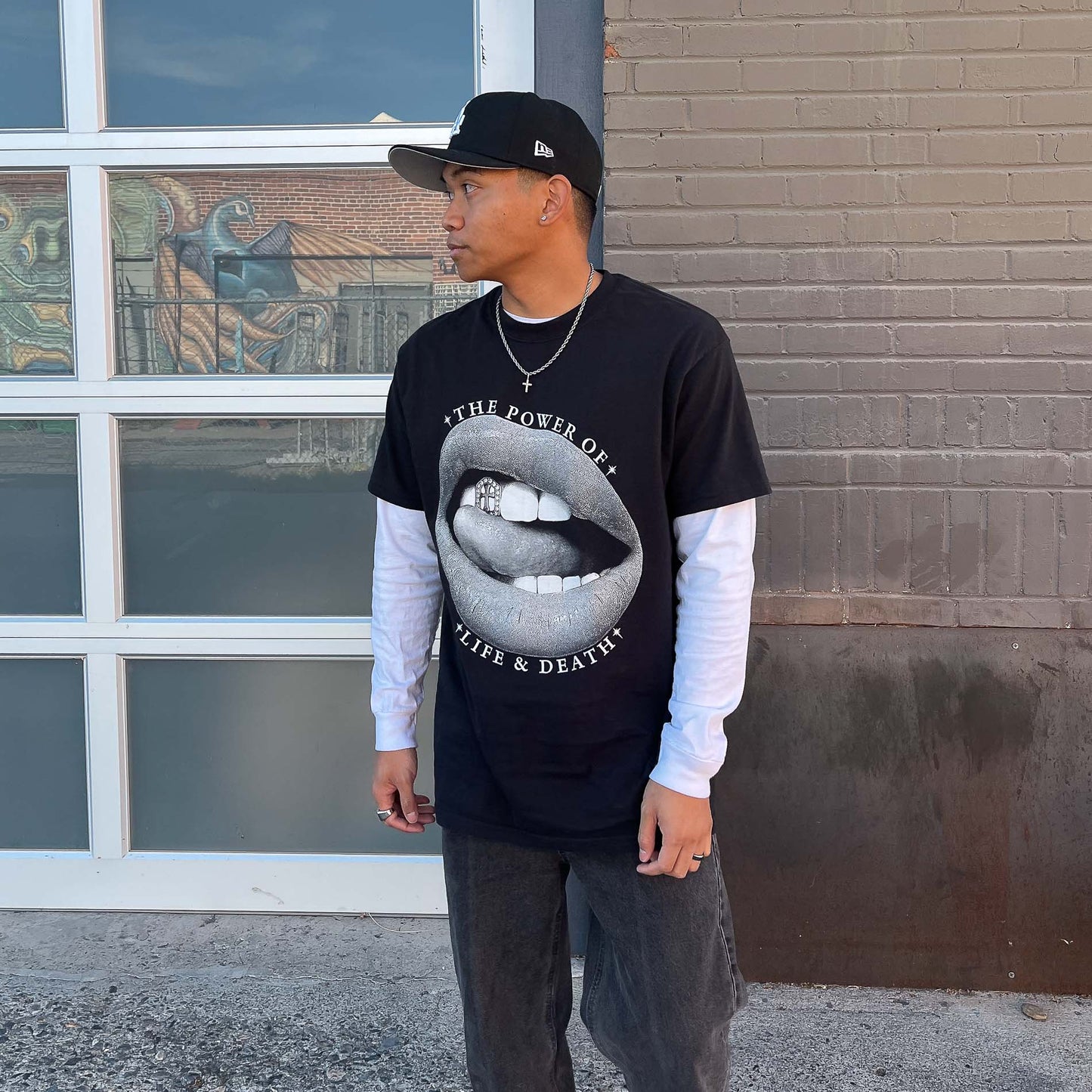 "HOLY LIPS" T-SHIRT - WHITE / BLACK